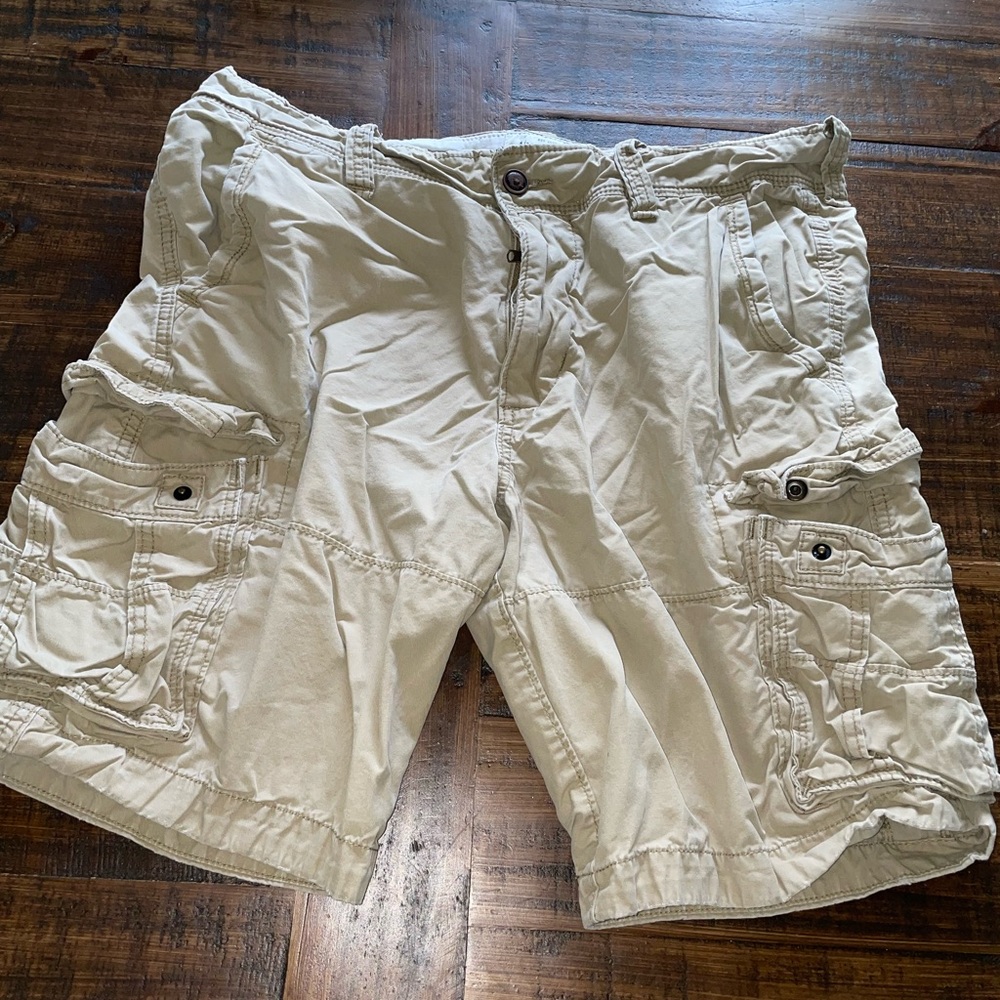 Men’s Abercrombie cargo shorts🩳